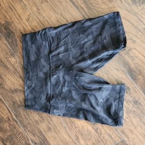 Lululemon camo align shorts size 14